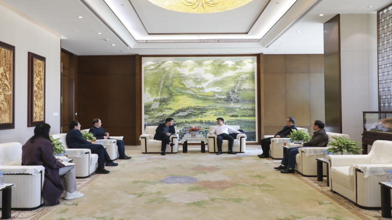 長沙市政府黨組成員、副市長覃佐彥一行調研中機國際